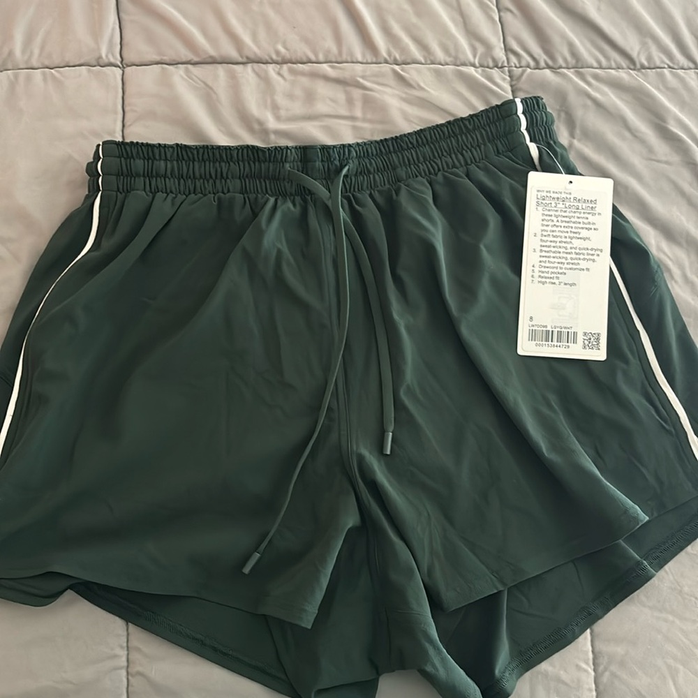 Lightweight relaxed short 3 inch long linger